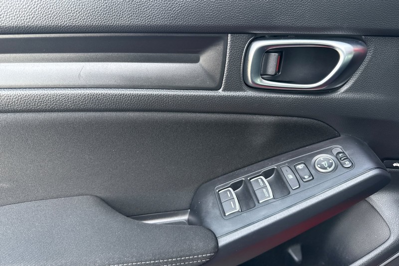 Honda Civic Sedan Vehicle Full-screen Gallery Image 11