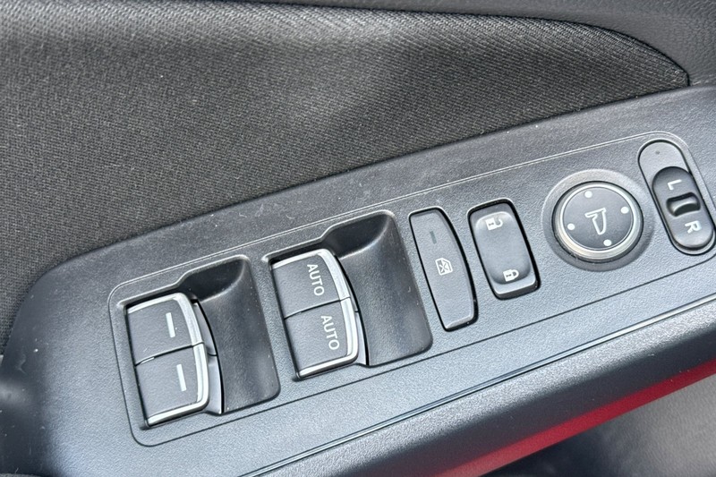Honda Civic Sedan Vehicle Full-screen Gallery Image 12