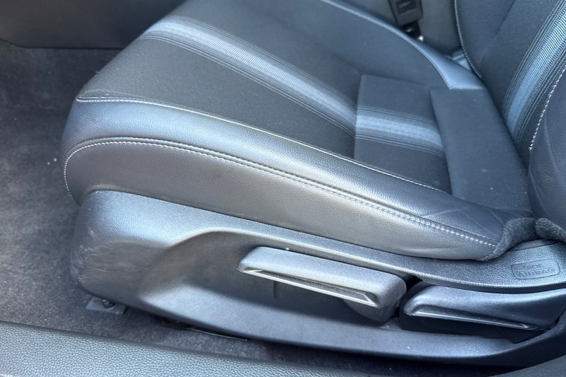 Honda Civic Sedan Vehicle Full-screen Gallery Image 13