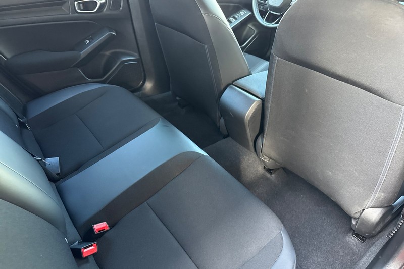 Honda Civic Sedan Vehicle Full-screen Gallery Image 17