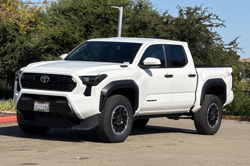 Toyota Tacoma 4WD Vehicle Full-screen Gallery Image 08