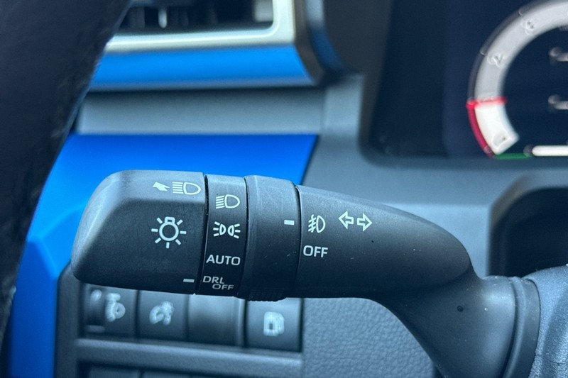 Toyota Tacoma 4WD Vehicle Full-screen Gallery Image 36