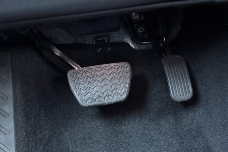 Toyota Tacoma 4WD Vehicle Full-screen Gallery Image 42