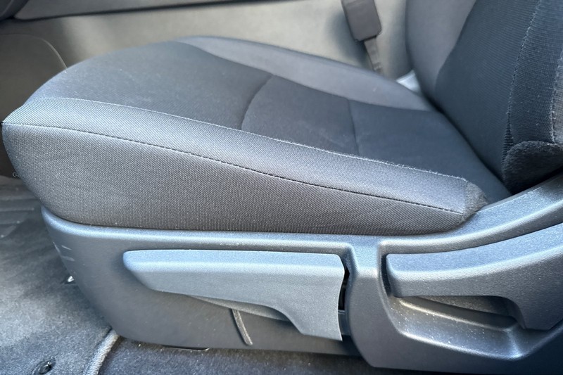 Nissan Sentra Vehicle Full-screen Gallery Image 13