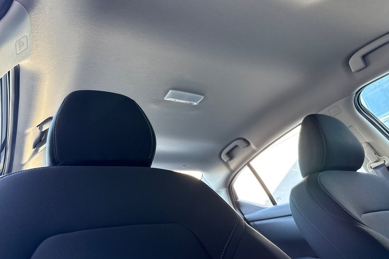 Nissan Sentra Vehicle Full-screen Gallery Image 19
