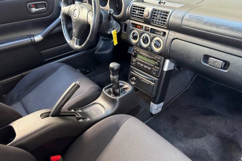 Toyota MR2 Spyder Vehicle Full-screen Gallery Image 19