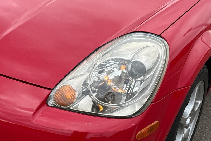 Toyota MR2 Spyder Vehicle Full-screen Gallery Image 48
