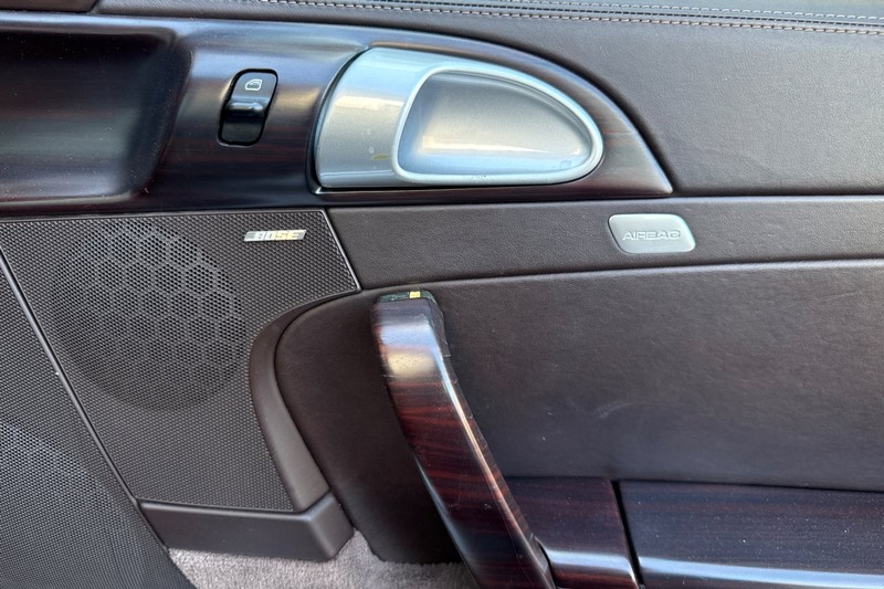 Porsche 911 Vehicle Full-screen Gallery Image 20