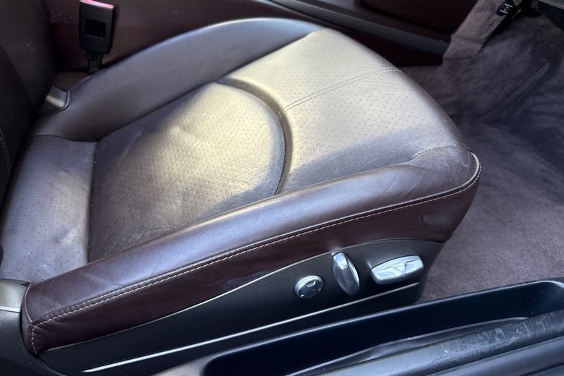 Porsche 911 Vehicle Full-screen Gallery Image 22