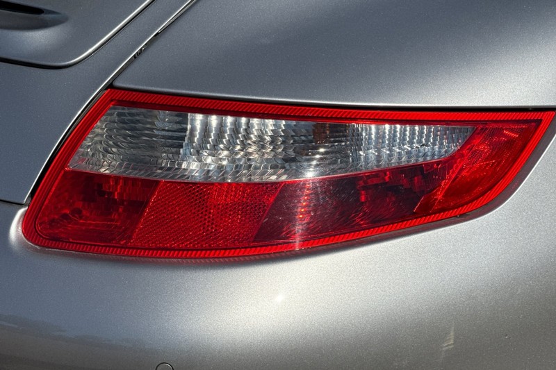 Porsche 911 Vehicle Full-screen Gallery Image 46