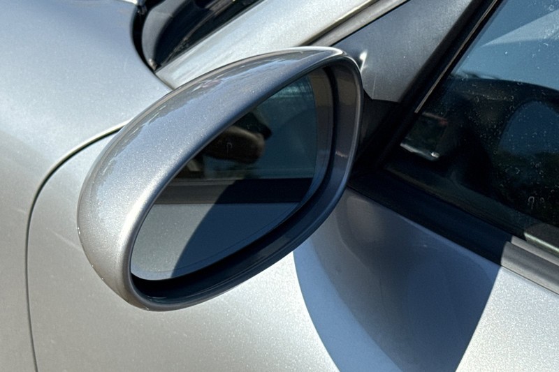Porsche 911 Vehicle Full-screen Gallery Image 50