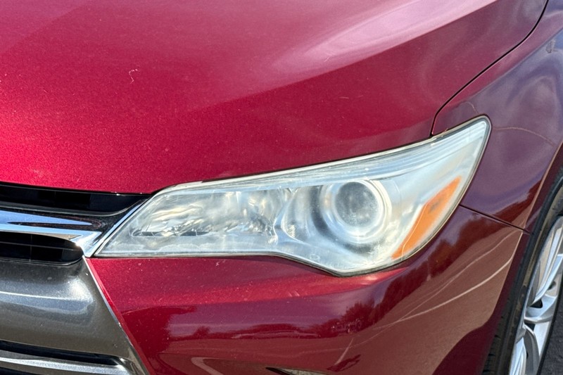 Toyota Camry Vehicle Full-screen Gallery Image 48