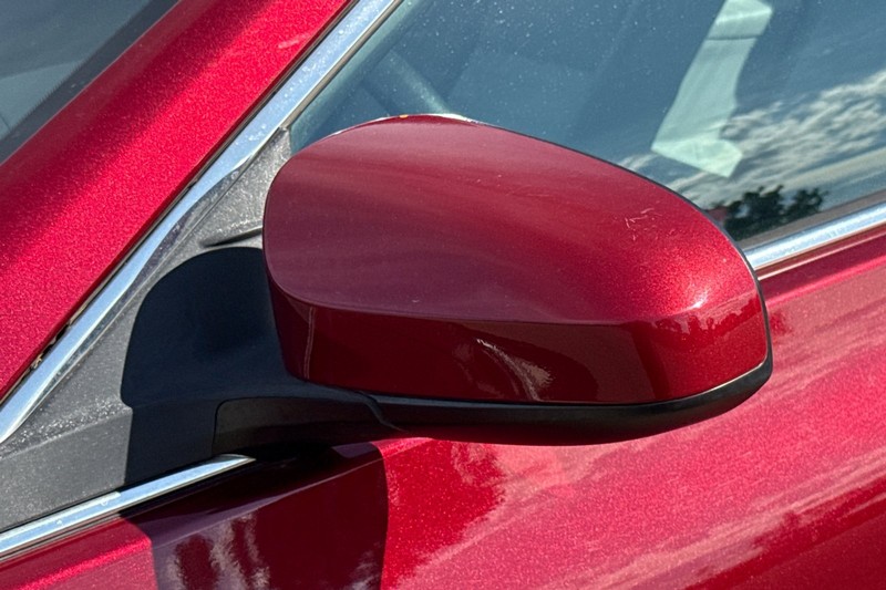 Toyota Camry Vehicle Full-screen Gallery Image 49