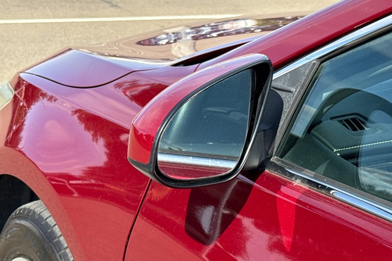 Toyota Camry Vehicle Full-screen Gallery Image 50