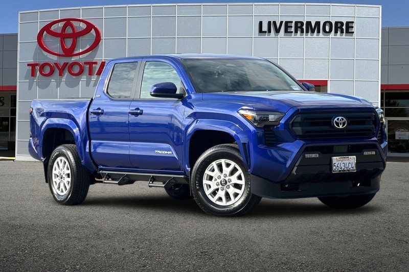 Toyota Tacoma 2WD Vehicle Full-screen Gallery Image 02