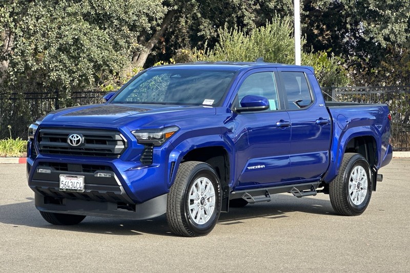 Toyota Tacoma 2WD Vehicle Full-screen Gallery Image 08
