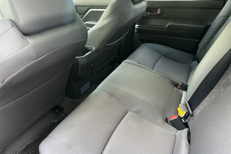 Toyota Tacoma 2WD Vehicle Full-screen Gallery Image 14