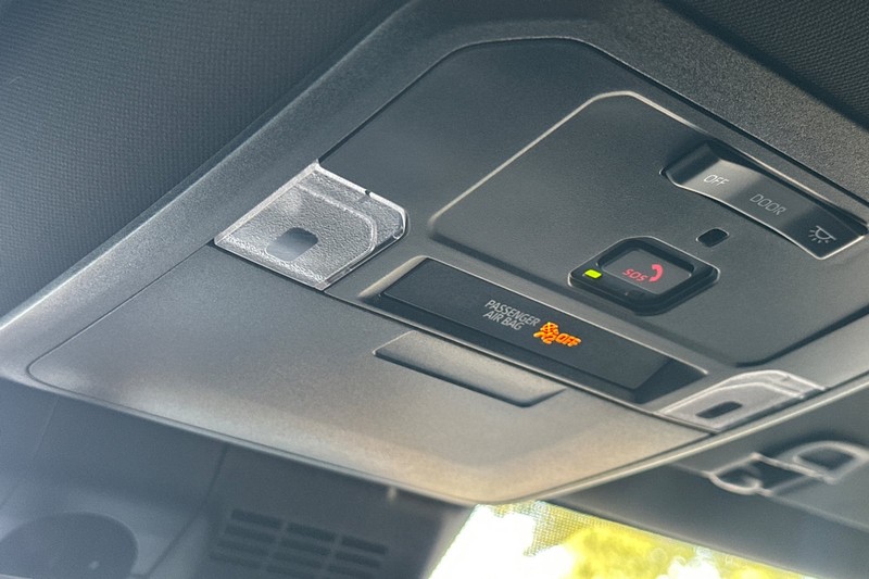 Toyota Tacoma 2WD Vehicle Full-screen Gallery Image 23