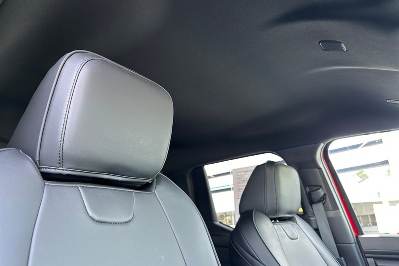 Toyota Tacoma 4WD Vehicle Full-screen Gallery Image 20