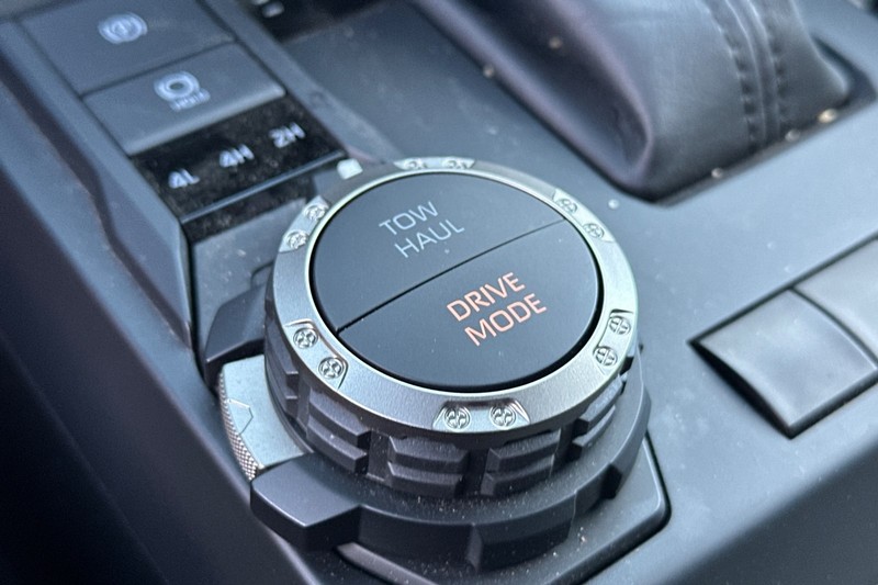 Toyota Tacoma 4WD Vehicle Full-screen Gallery Image 30