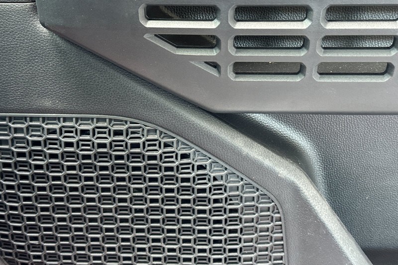 Toyota Tacoma 4WD Vehicle Full-screen Gallery Image 41
