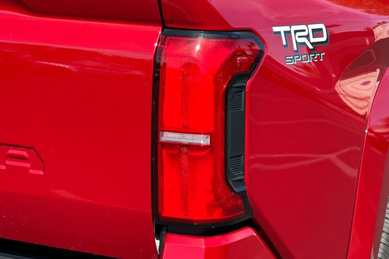 Toyota Tacoma 4WD Vehicle Full-screen Gallery Image 48
