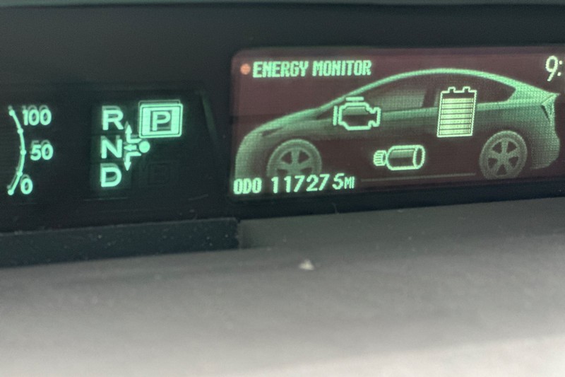 Toyota Prius Plug-In Vehicle Full-screen Gallery Image 41
