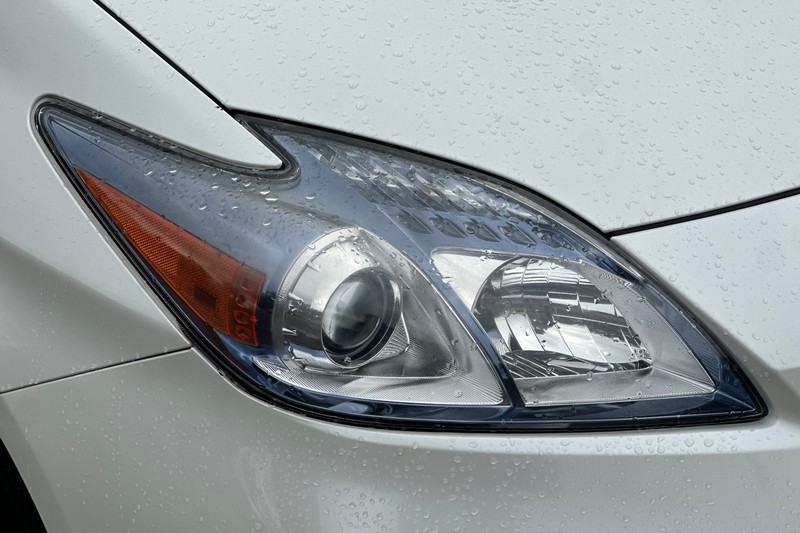 Toyota Prius Plug-In Vehicle Full-screen Gallery Image 45