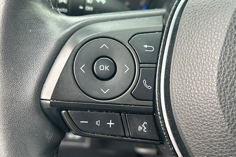 Toyota RAV4 Hybrid Vehicle Full-screen Gallery Image 37