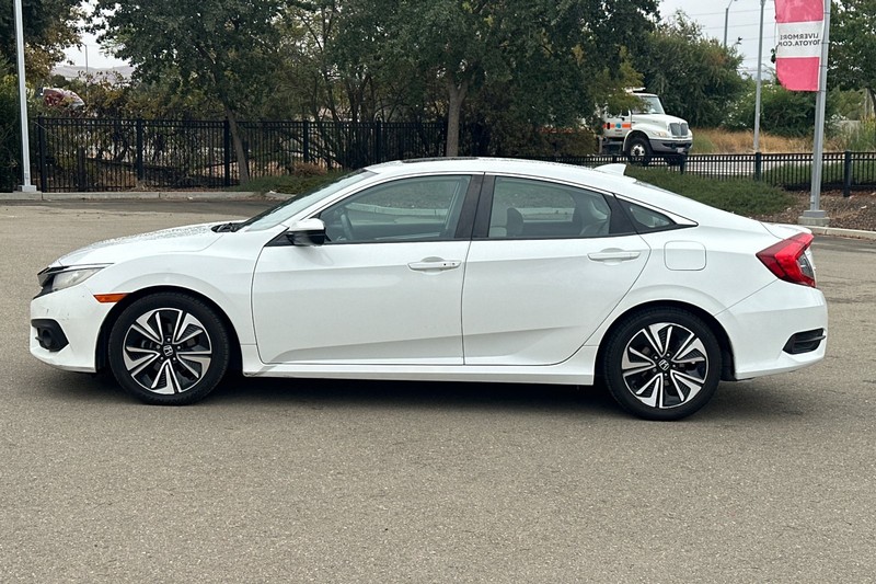 Honda Civic Sedan Vehicle Full-screen Gallery Image 07