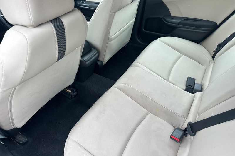 Honda Civic Sedan Vehicle Full-screen Gallery Image 14
