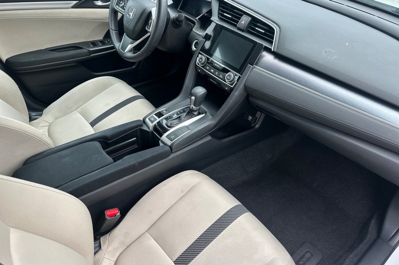 Honda Civic Sedan Vehicle Full-screen Gallery Image 18