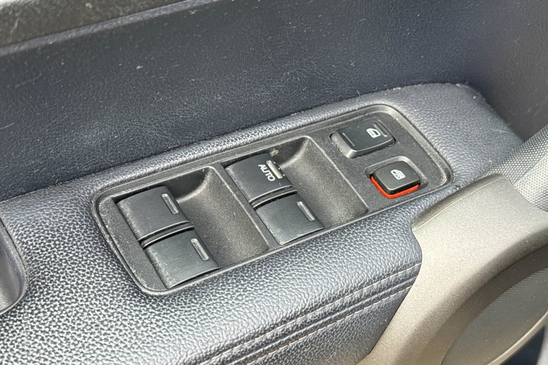 Honda CR-V Vehicle Full-screen Gallery Image 12