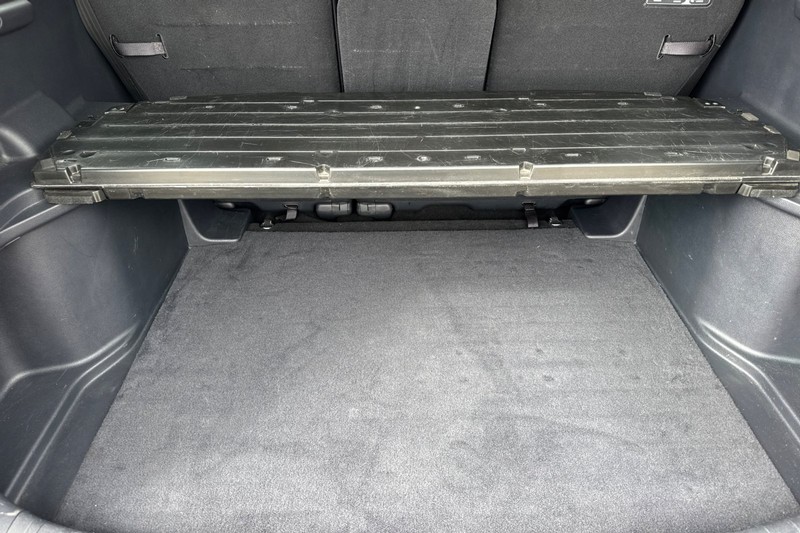 Honda CR-V Vehicle Full-screen Gallery Image 17