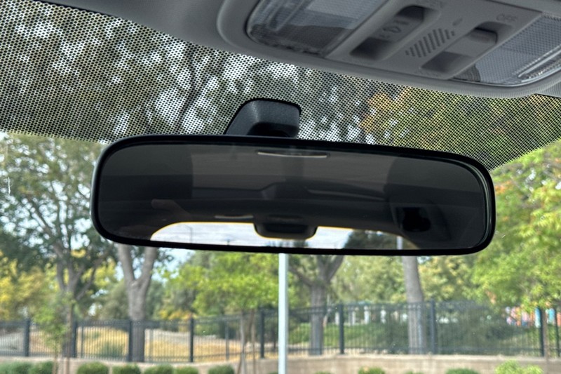 Honda CR-V Vehicle Full-screen Gallery Image 25