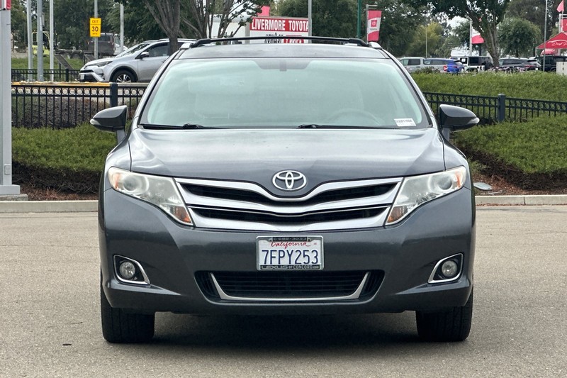 Toyota Venza Vehicle Full-screen Gallery Image 09
