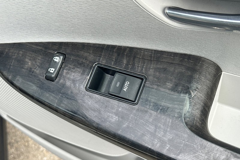 Toyota Venza Vehicle Full-screen Gallery Image 22