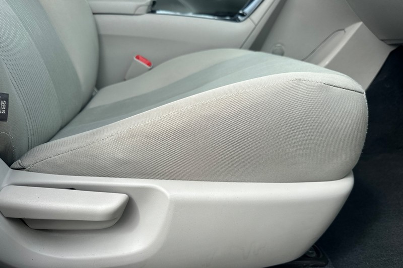 Toyota Venza Vehicle Full-screen Gallery Image 23