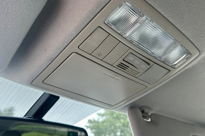 Toyota Venza Vehicle Full-screen Gallery Image 24