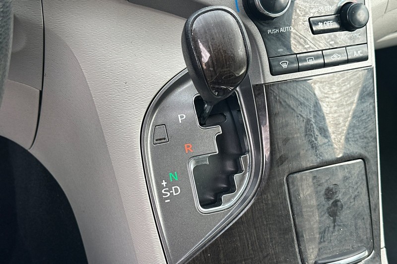 Toyota Venza Vehicle Full-screen Gallery Image 32