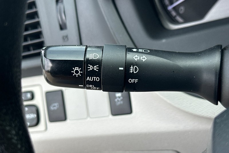 Toyota Venza Vehicle Full-screen Gallery Image 35