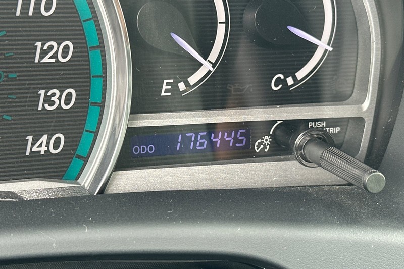 Toyota Venza Vehicle Full-screen Gallery Image 39
