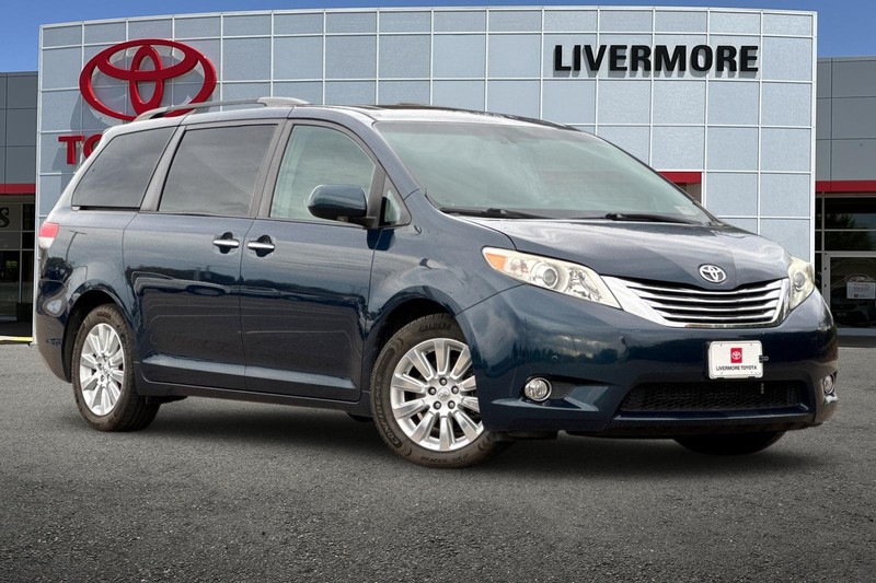 Toyota Sienna Vehicle Full-screen Gallery Image 02