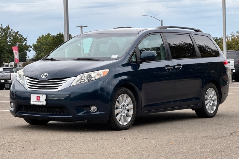 Toyota Sienna Vehicle Full-screen Gallery Image 08