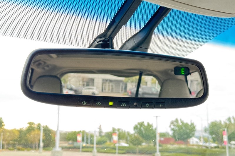 Toyota Sienna Vehicle Full-screen Gallery Image 25