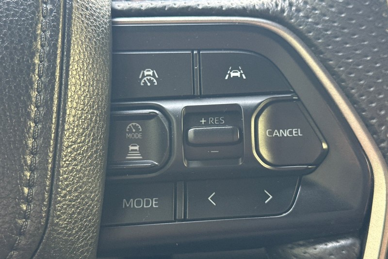 Toyota Tacoma 4WD Vehicle Full-screen Gallery Image 38