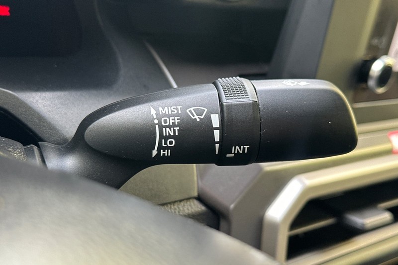 Toyota Tacoma 4WD Vehicle Full-screen Gallery Image 39