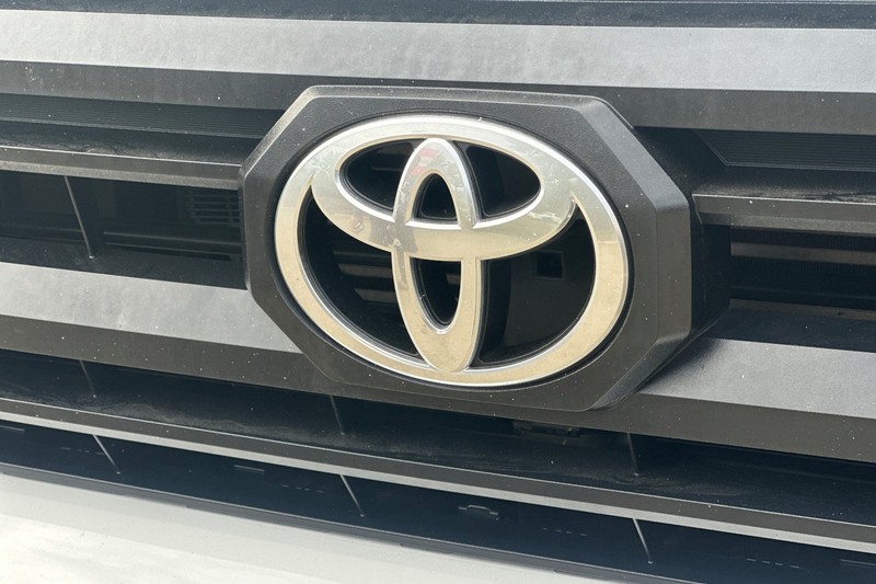 Toyota Tacoma 4WD Vehicle Full-screen Gallery Image 47