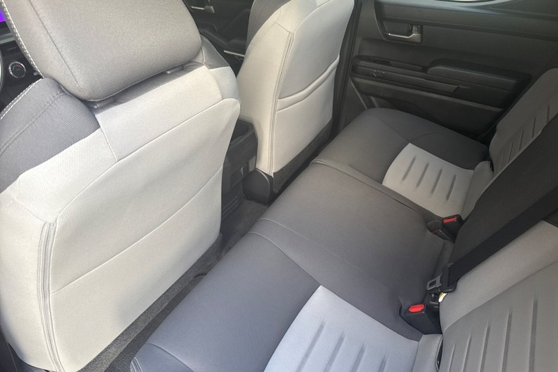 Toyota Tacoma 2WD Vehicle Full-screen Gallery Image 14