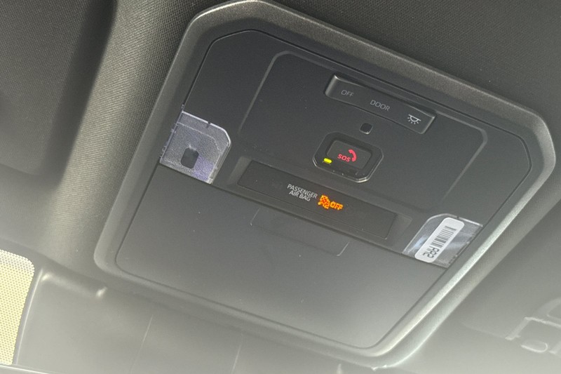 Toyota Tacoma 2WD Vehicle Full-screen Gallery Image 23